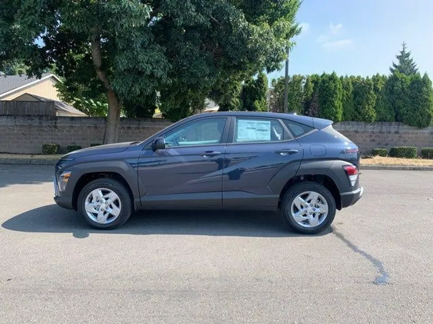 2025 Hyundai Kona SE photo 1