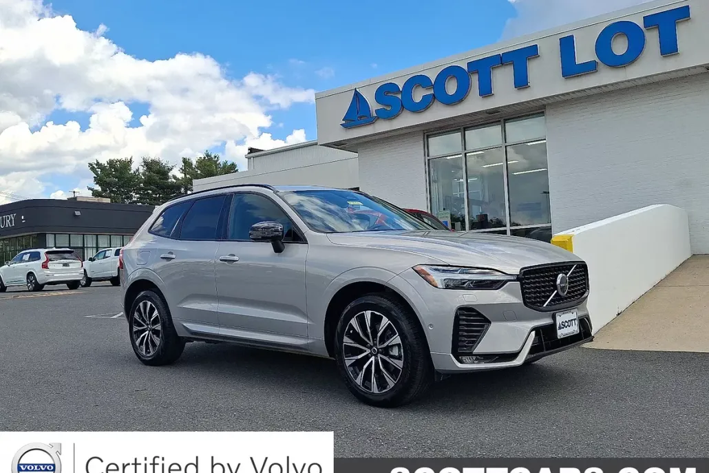 2025 Volvo XC60 B5 Plus photo 1