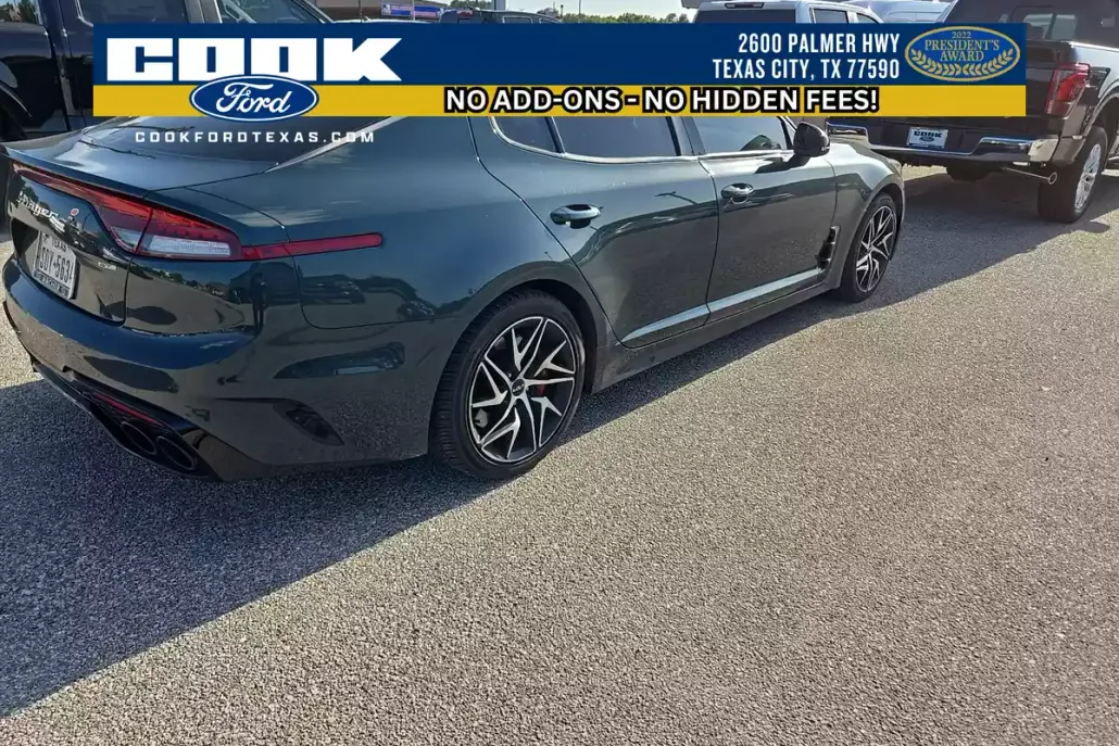 2023 Kia Stinger GT-Line photo 1