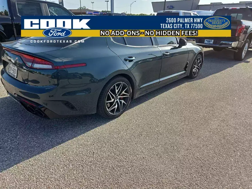 2023 Kia Stinger GT-Line photo 1