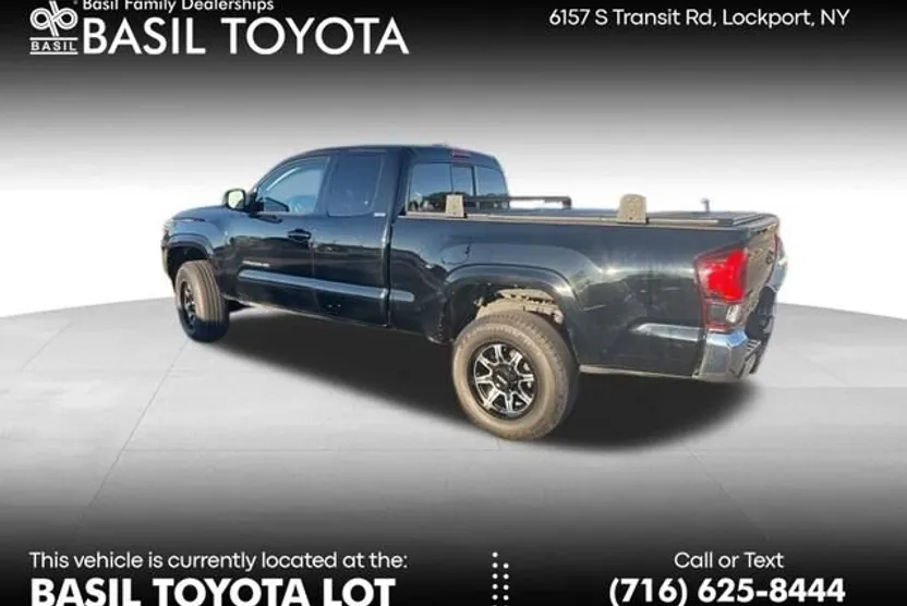 2023 Toyota Tacoma SR5 photo 1