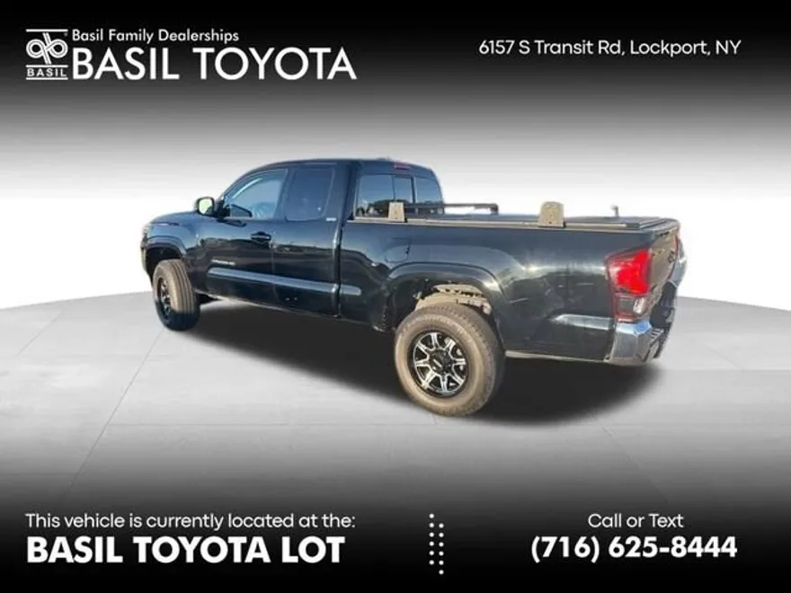 2023 Toyota Tacoma SR5 photo 1