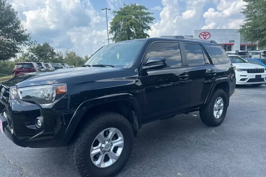 2023 Toyota 4Runner SR5 photo 1