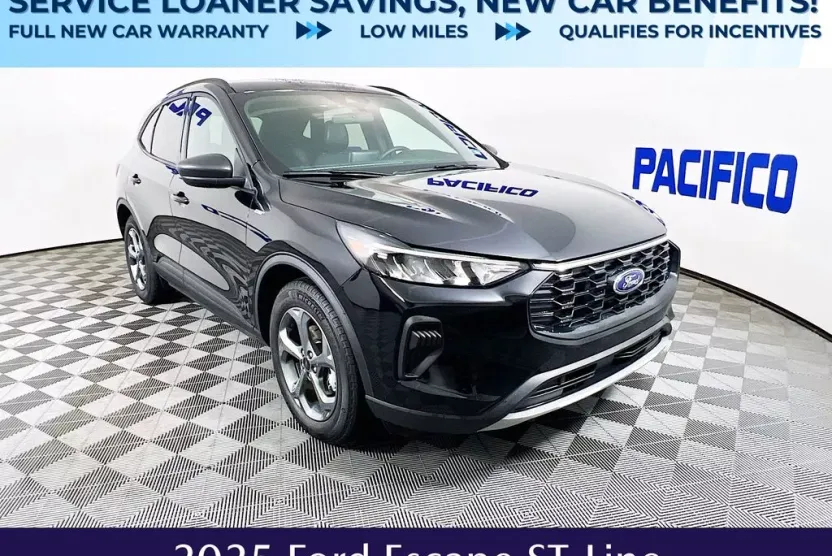 2025 Ford Escape ST-Line photo 1