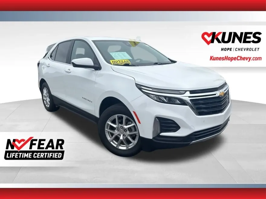 2024 Chevrolet Equinox LT photo 1