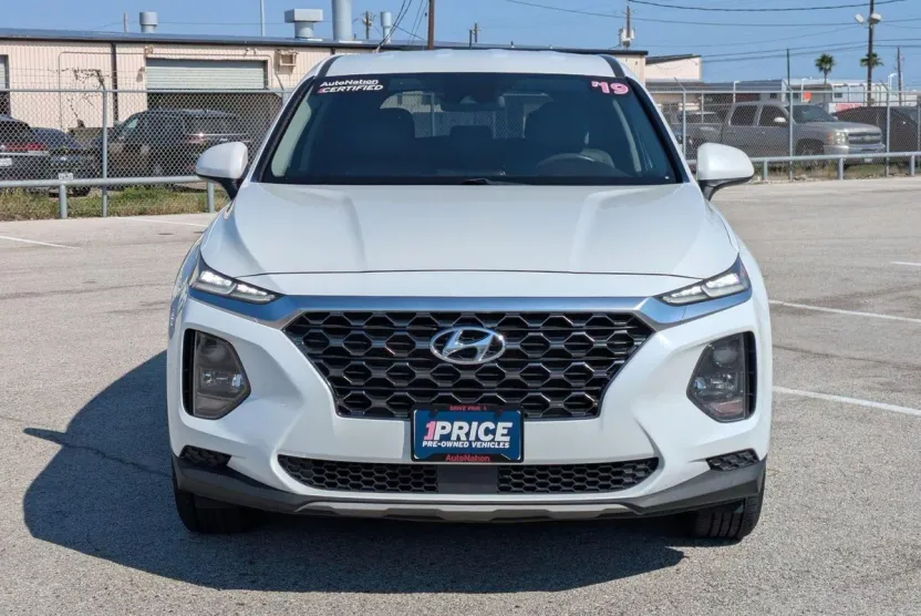 2019 Hyundai Santa Fe SE Sport photo 1