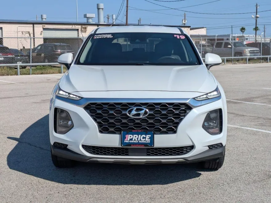 2019 Hyundai Santa Fe SE Sport photo 1