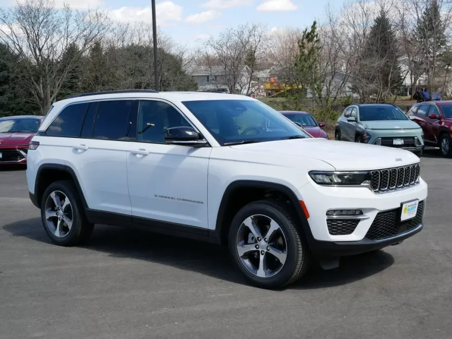 2025 Jeep Grand Cherokee Limited photo 1