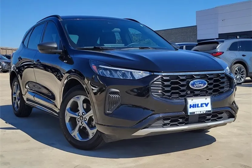 2023 Ford Escape ST-Line photo 1