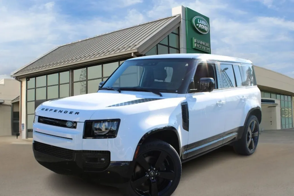2025 Land Rover Defender 110 X-Dynamic SE photo 1