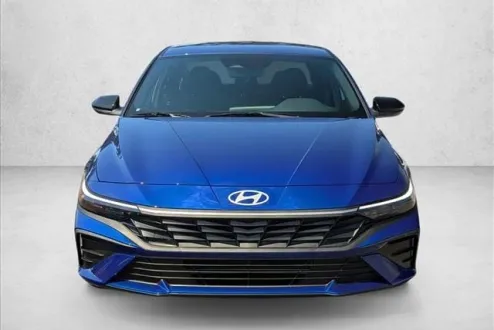 2025 Hyundai Elantra SEL Sport photo 2
