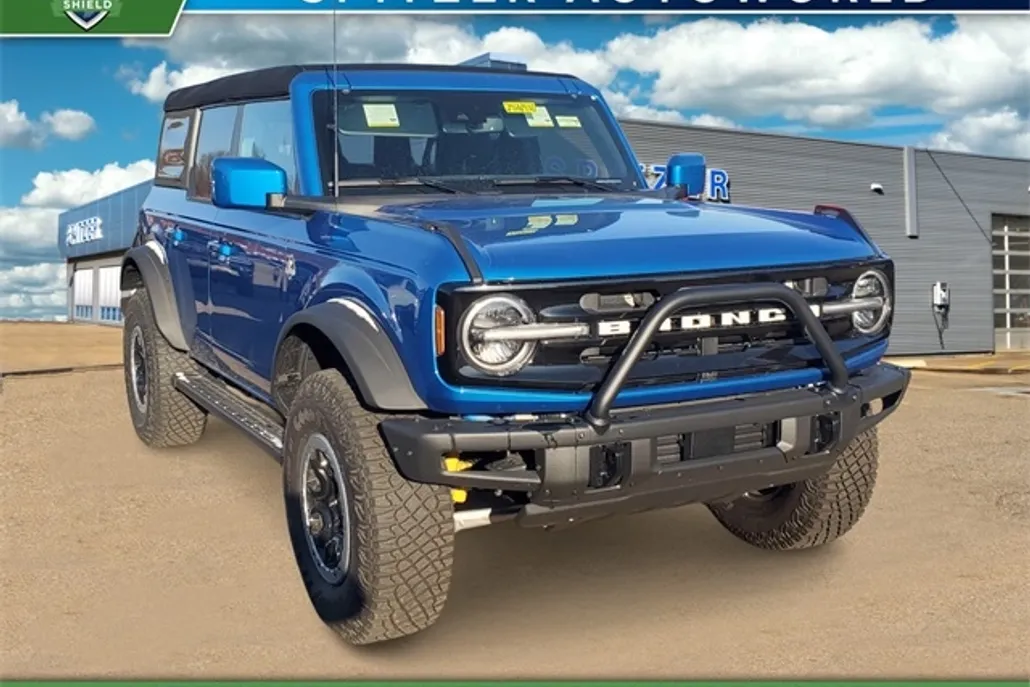 2024 Ford Bronco Outer Banks photo 1