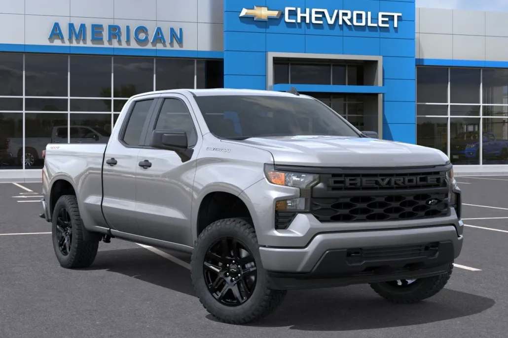 2025 Chevrolet Silverado 1500 Custom photo 1