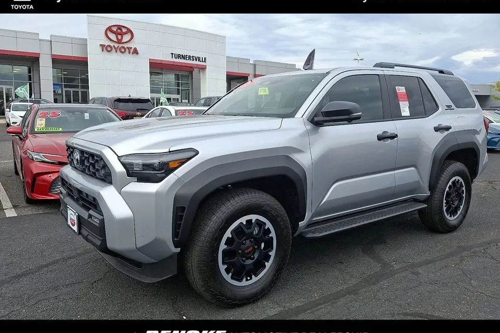 2025 Toyota 4Runner TRD Off-Road Premium photo 1
