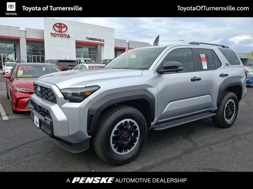 2025 Toyota 4Runner TRD Off-Road Premium photo 1