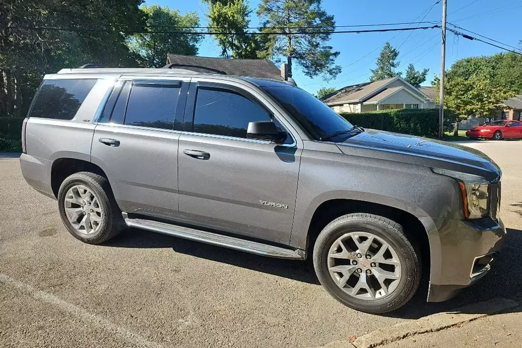 2019 Gmc Yukon SLT photo 1