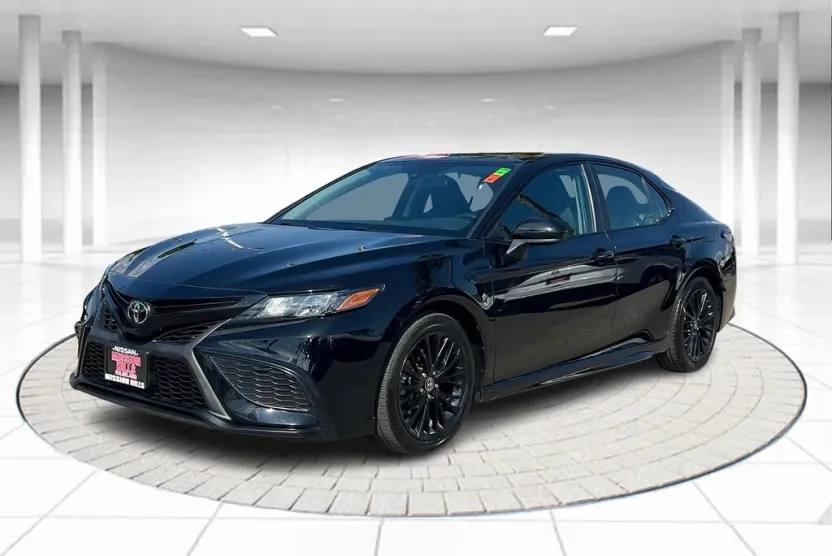 2021 Toyota Camry SE photo 1