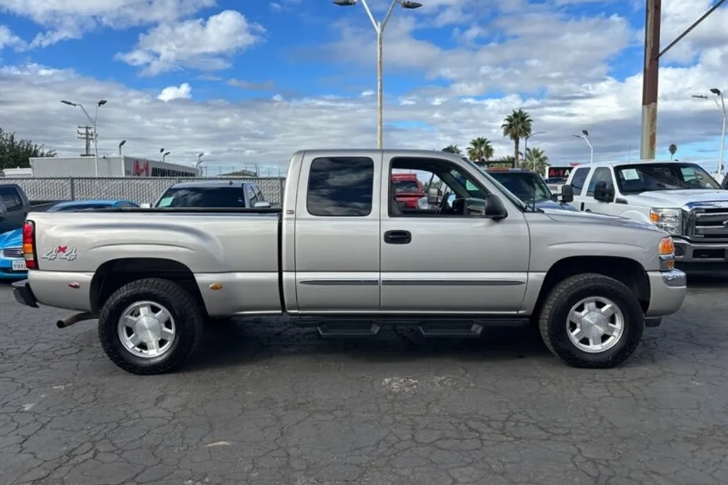 2005 Gmc Sierra 1500 SLT photo 1