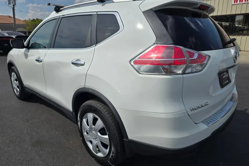2016 Nissan Rogue photo 1