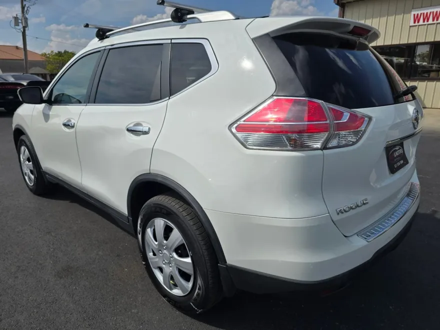 2016 Nissan Rogue photo 1