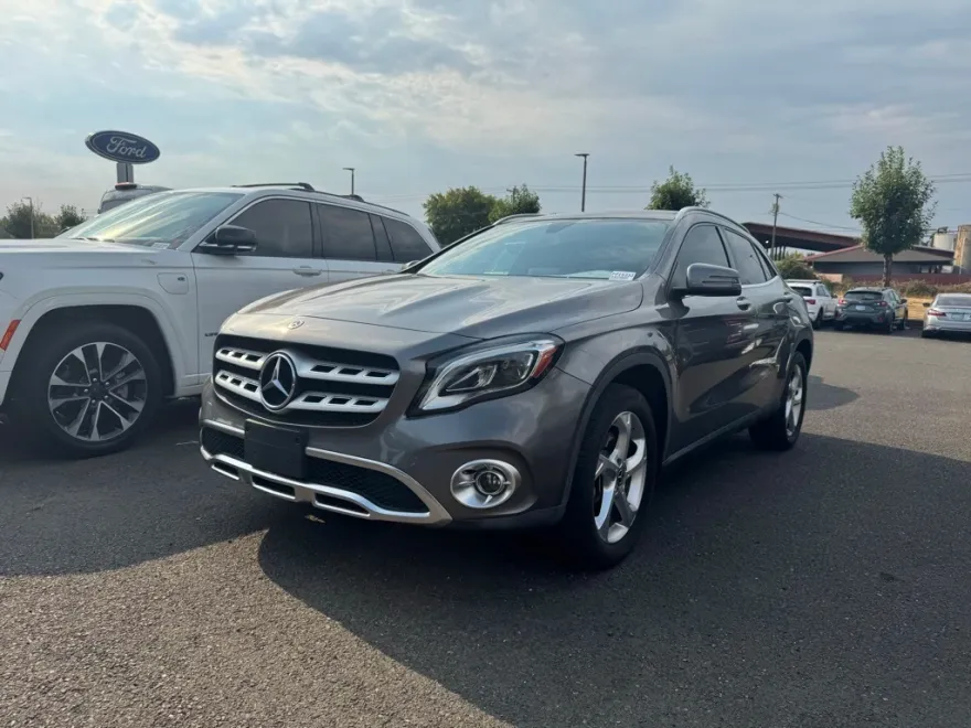 2020 Mercedes Benz GLA 250 photo 1