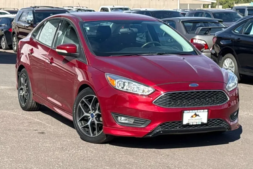 2015 Ford Focus SE photo 1