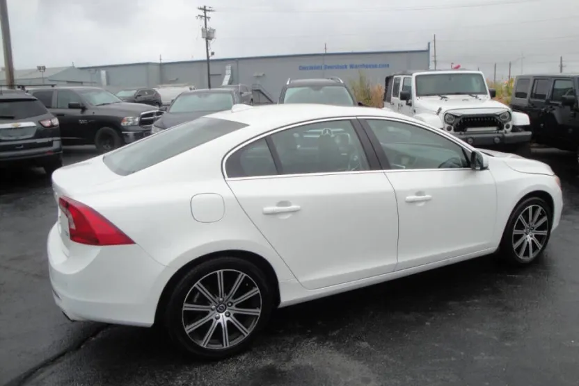 2016 Volvo S60 T5 Drive-E Inscription photo 1