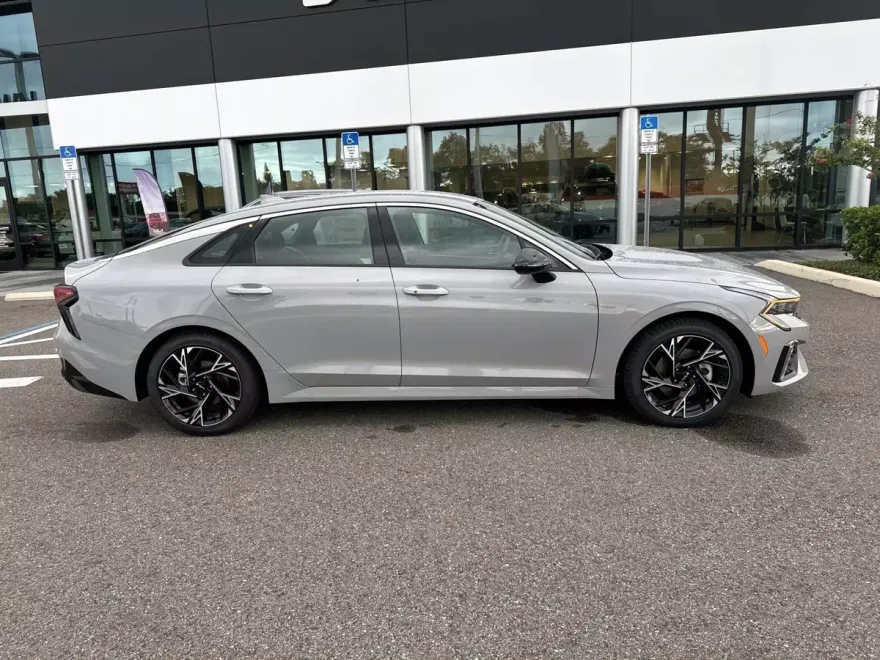 2026 Kia K5 GT-Line photo 1