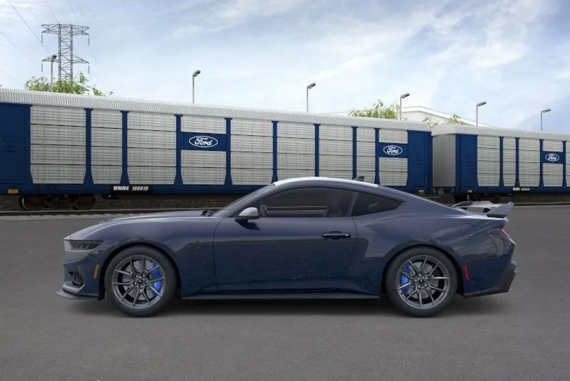 2025 Ford Mustang Dark Horse photo 1