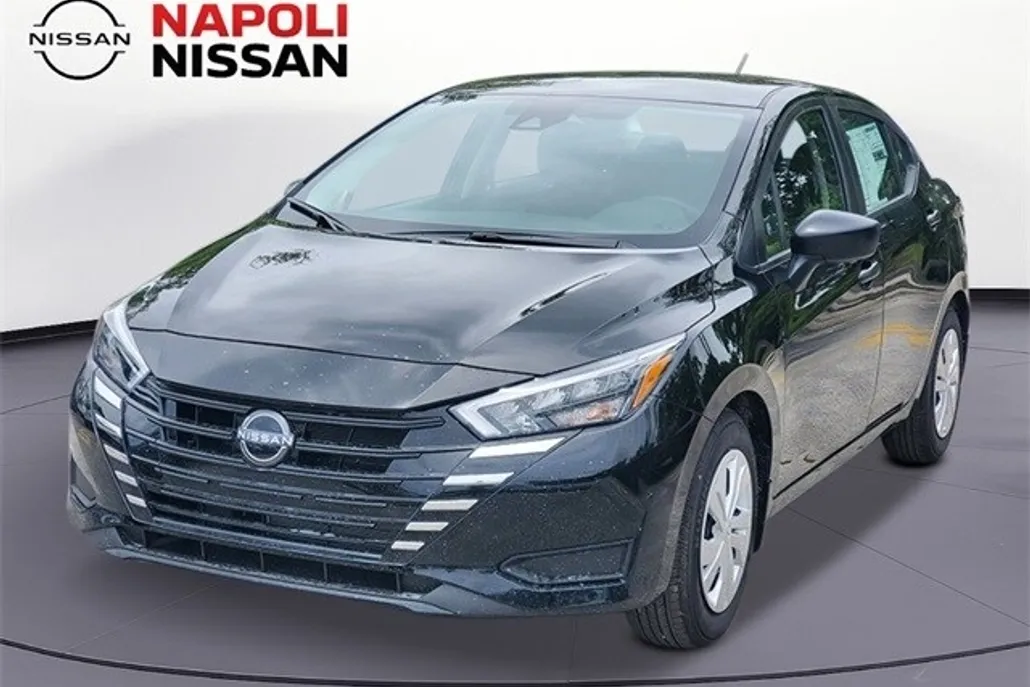 2025 Nissan Versa 1.6 S photo 1