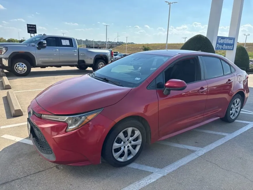 2020 Toyota Corolla LE photo 1