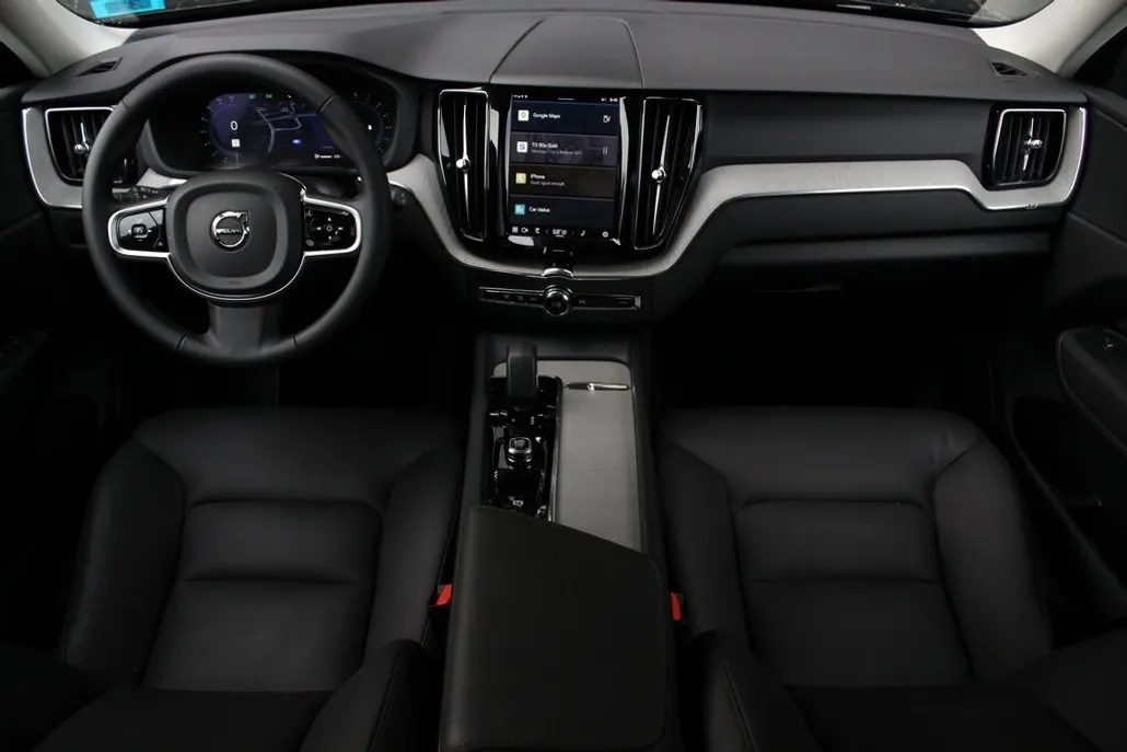 2025 Volvo XC60 B5 Plus photo 1