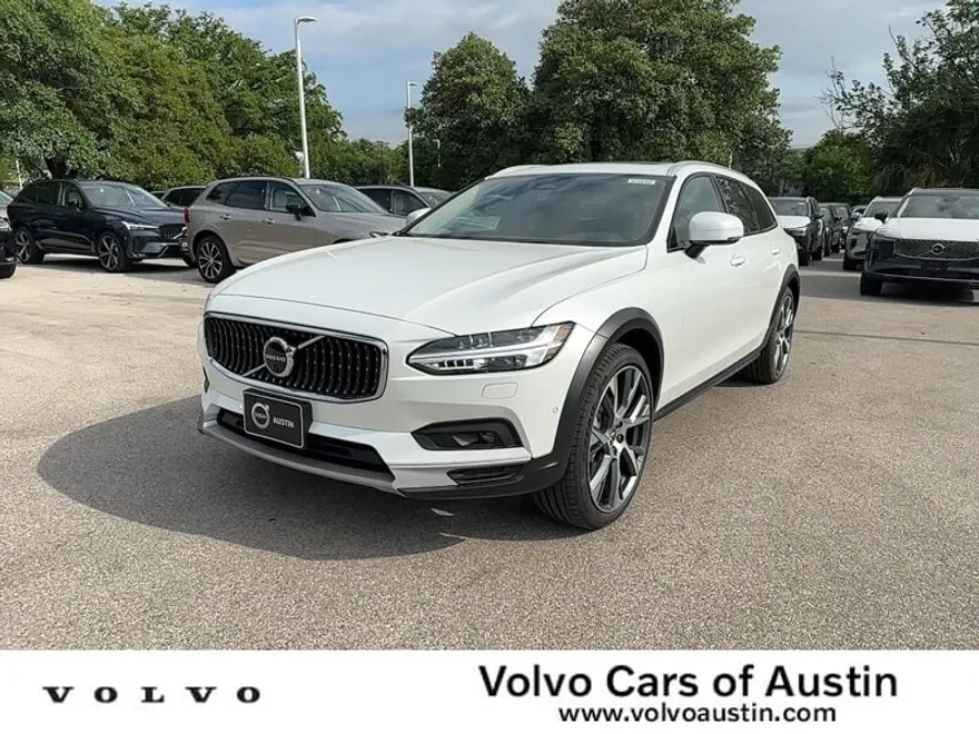 2025 Volvo V90 Cross Country B6 photo 1