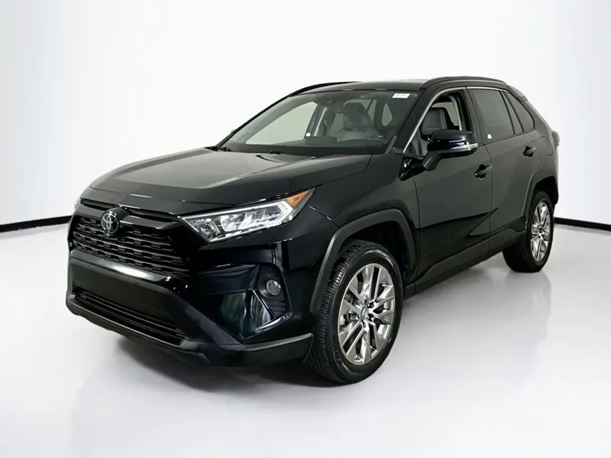 2019 Toyota RAV4 XLE Premium photo 1