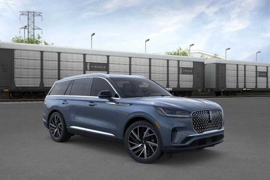 2025 Lincoln Aviator Reserve photo 1