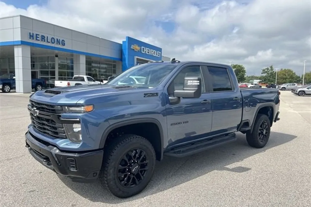 2025 Chevrolet Silverado 2500HD Custom photo 1