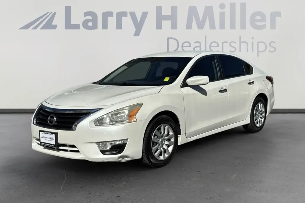 2014 Nissan Altima 2.5 S photo 1