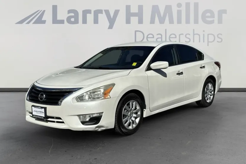 2014 Nissan Altima 2.5 S photo 1