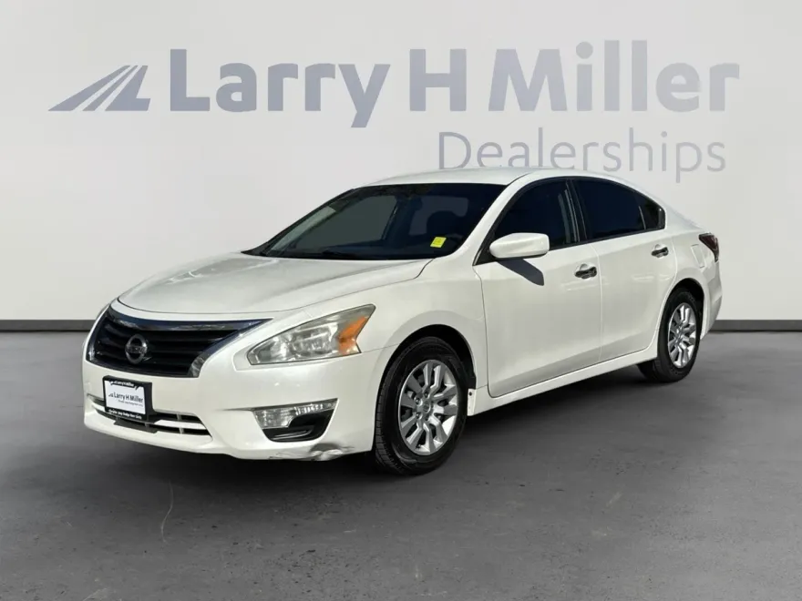 2014 Nissan Altima 2.5 S photo 1