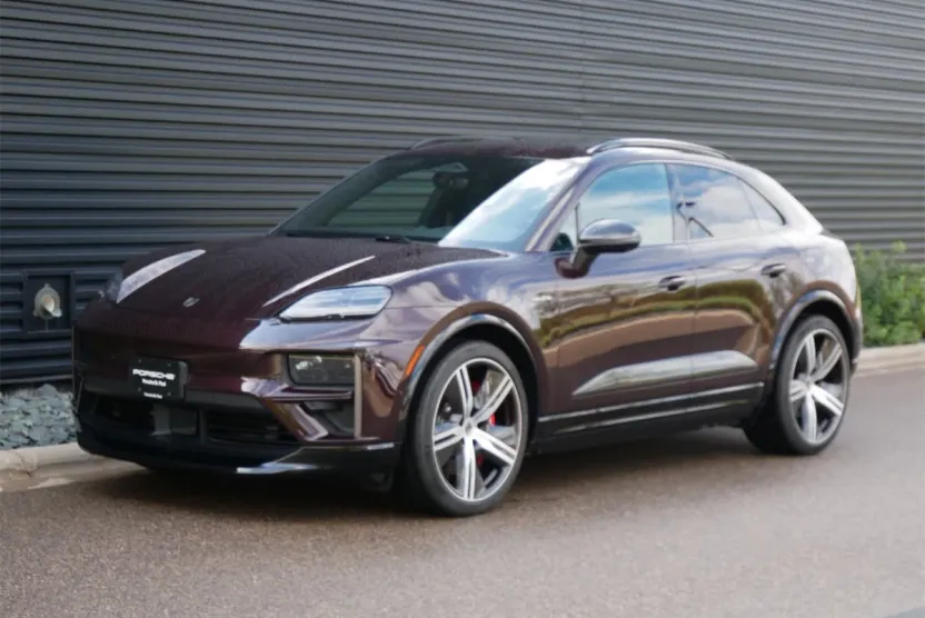 2024 Porsche Macan Electric Turbo photo 1