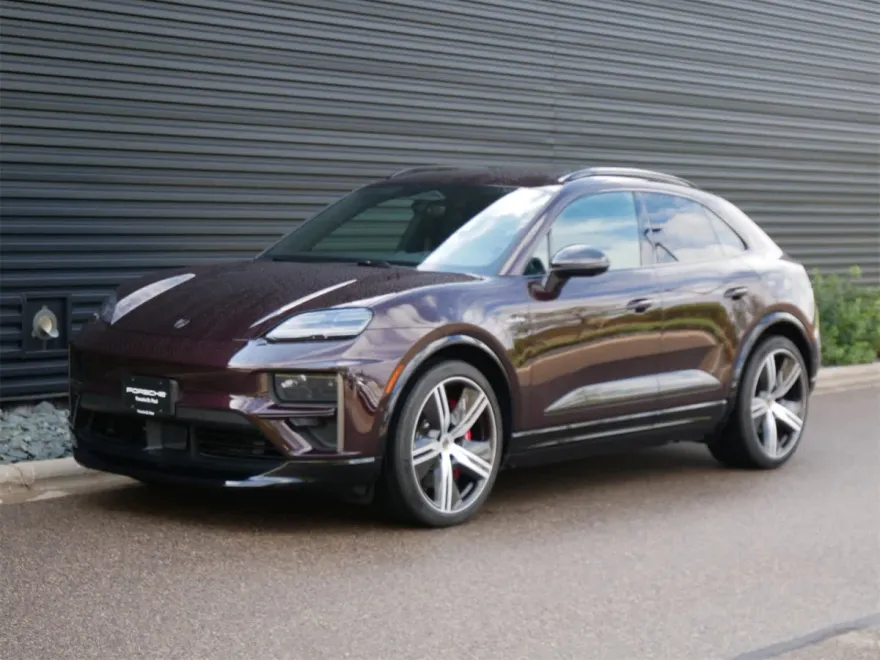 2024 Porsche Macan Electric Turbo photo 1