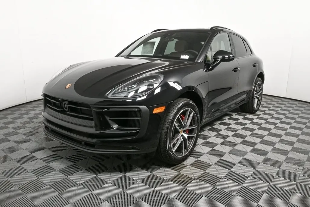 2025 Porsche Macan S photo 1