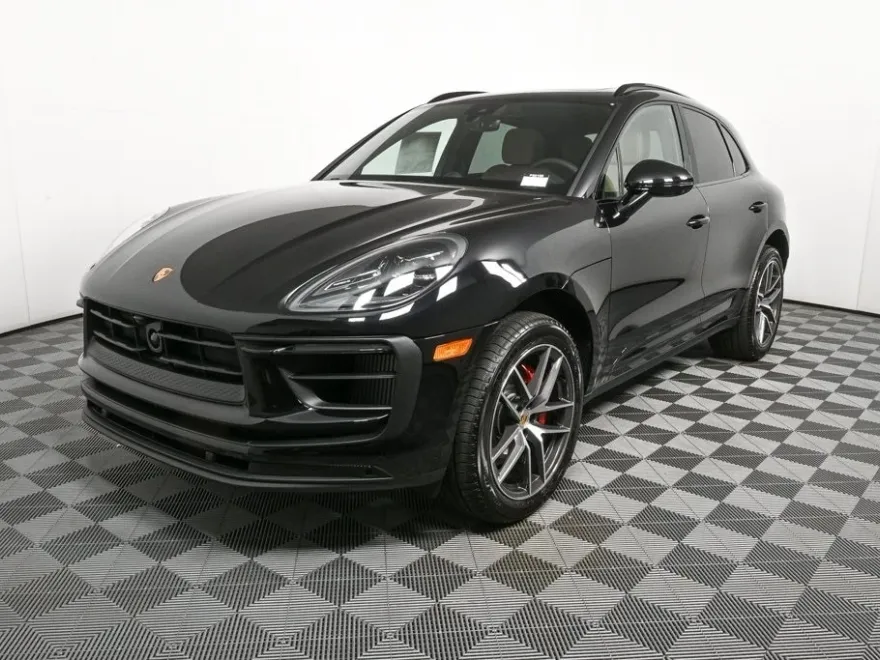 2025 Porsche Macan S photo 1