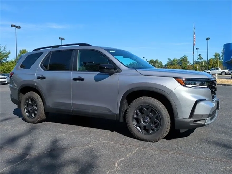 2025 Honda Pilot TrailSport photo 1