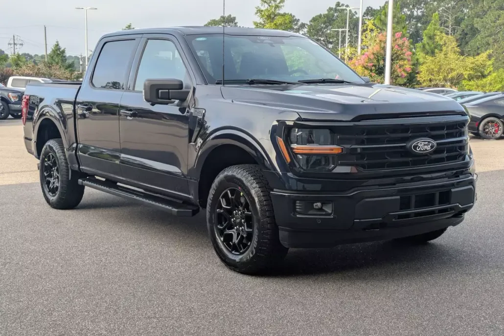 2025 Ford F-150 XLT photo 1