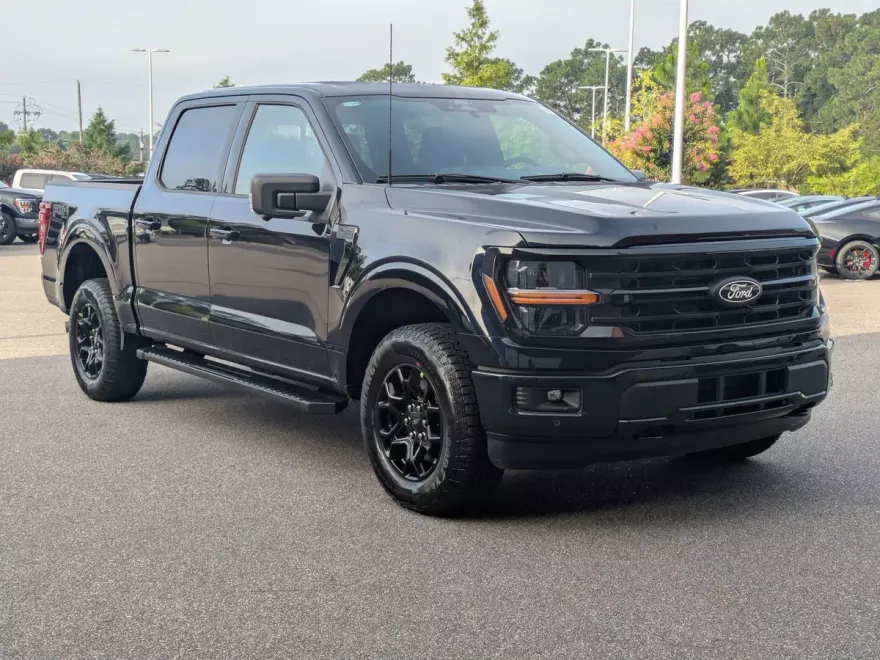 2025 Ford F-150 XLT photo 1