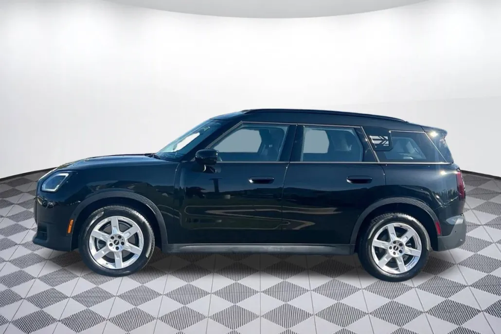 2025 Mini Countryman S ALL4 photo 1