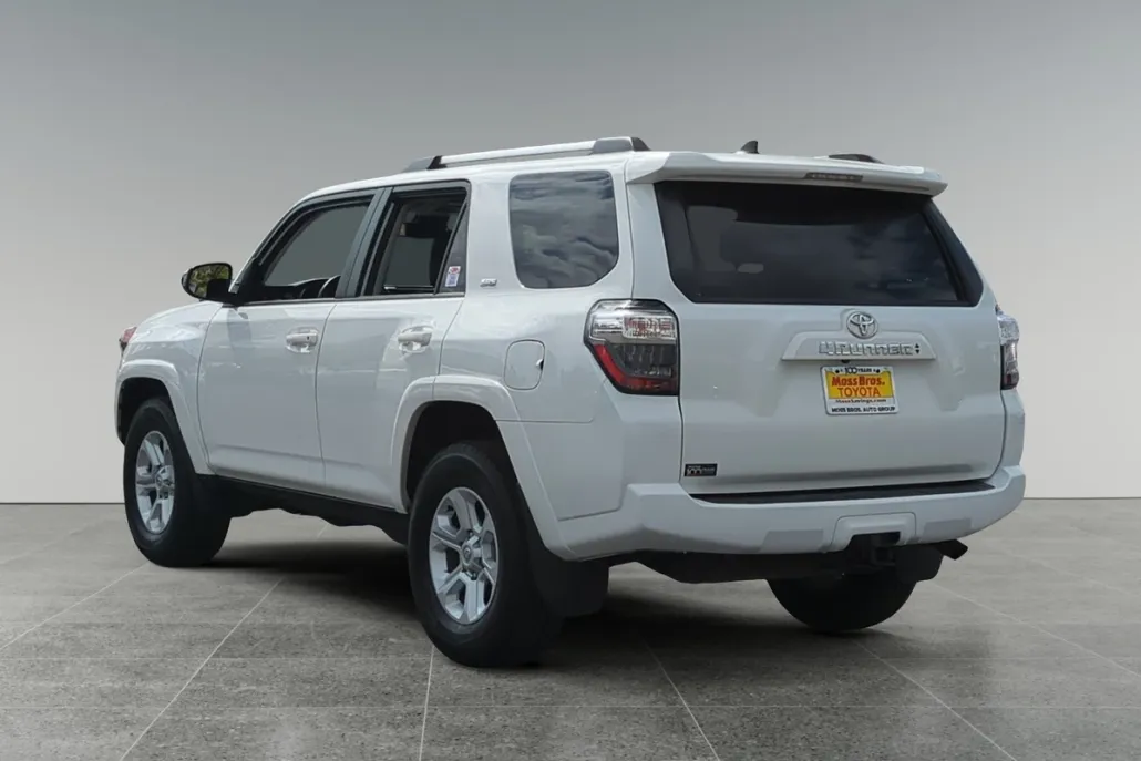 2022 Toyota 4Runner SR5 photo 1