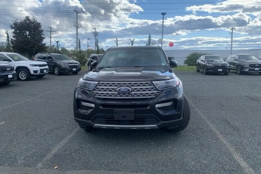 2023 Ford Explorer Limited photo 1