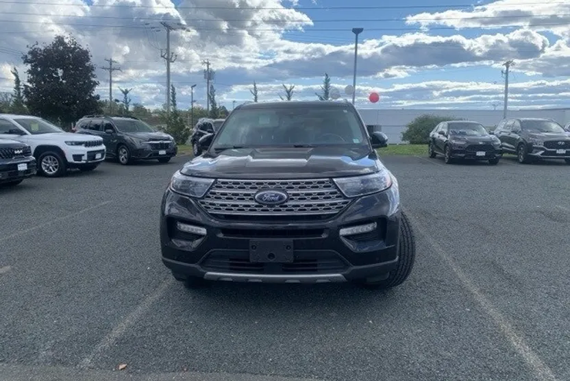 2023 Ford Explorer Limited photo 1